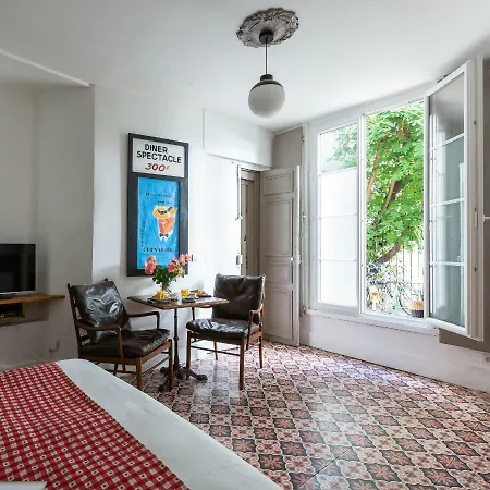 Artisan Lofts Courtyard Opera شقة *